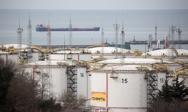 Евросоюз может заморозить потолок цен на российскую нефть из-за войны в Иране